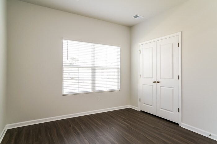 Building Photo - 348 Augustine Dr