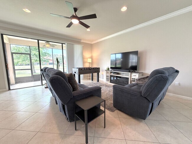 Building Photo - 13527 Montecito Pl