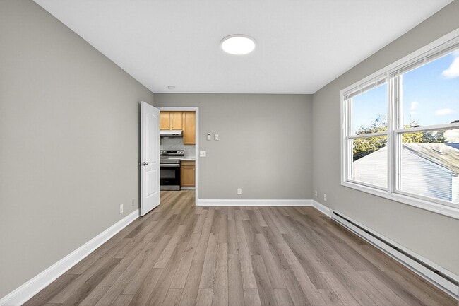 Building Photo - Studio in Newark Showing Saturday 2/7 9:30am-9:45am