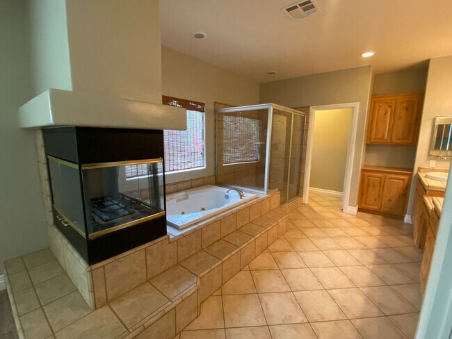 Building Photo - Beautiful Murrieta 5 bedroom available for rent