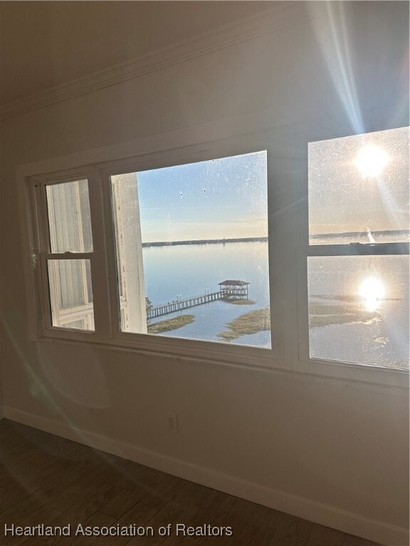 Building Photo - 2131 Lakeview Dr