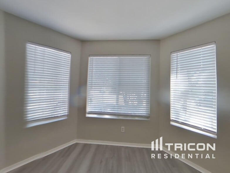 Building Photo - 9415 Cerro Largo Pl NW