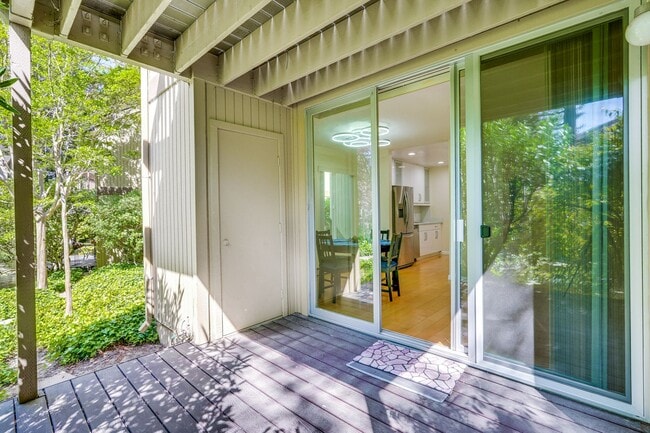 Building Photo - 505 Cypress Point Dr