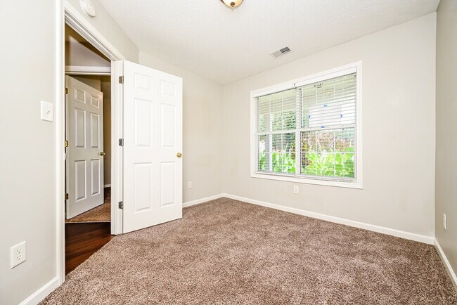 Building Photo - 717 Kaylors Meadow