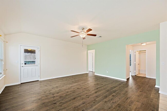 Building Photo - 5916 Montrelia Dr