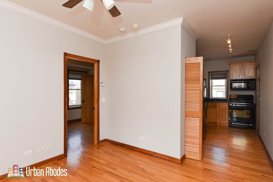 Building Photo - 3256 N Clifton Ave