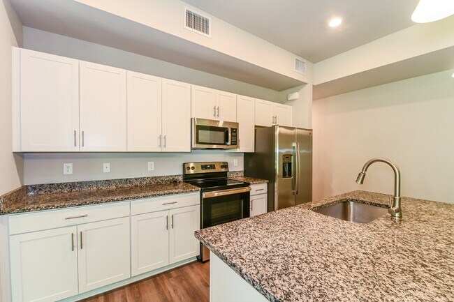 Building Photo - 1216 Eden Ave