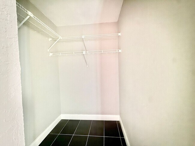Building Photo - 4815 Walden Cir