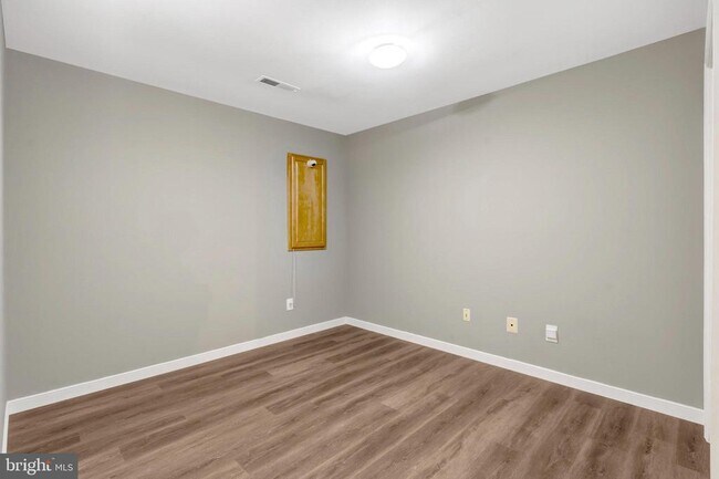 Building Photo - 5617 Gosling Dr