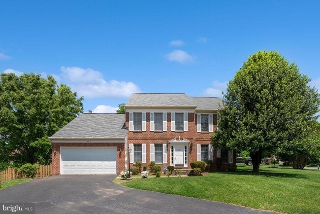 Building Photo - 893 Broad Oaks Dr