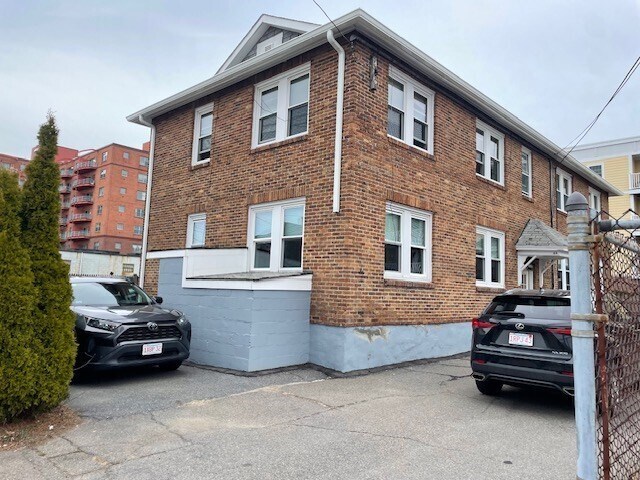 Building Photo - 44 Farrington St