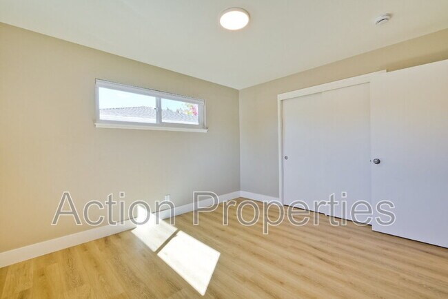 Building Photo - 86 Dalma Dr