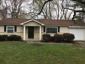Building Photo - 3BR/ 2BA One-level Home in West Hills, Fenced Backyard