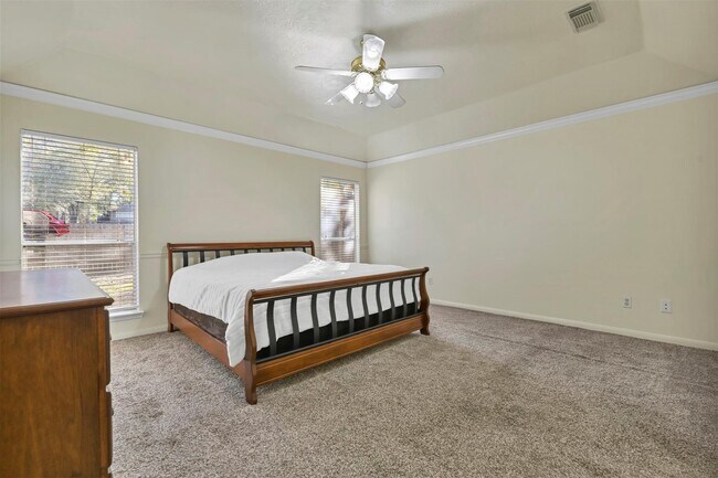 Building Photo - 1802 Whispering Forest Dr