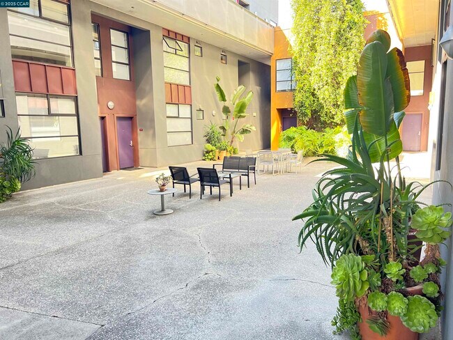 Building Photo - 6501 San Pablo Ave
