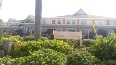 Building Photo - 4117 SE 19th Pl