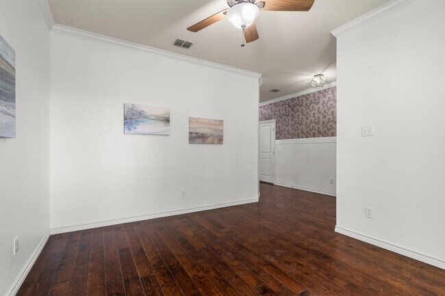 Building Photo - 3700 Linden Ave