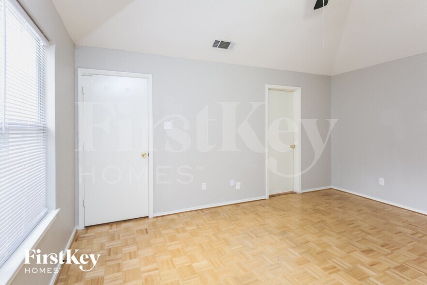 Building Photo - 1203 Jamestown Ct