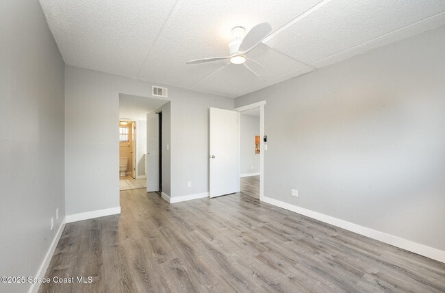 Building Photo - 2935 Thrush Dr