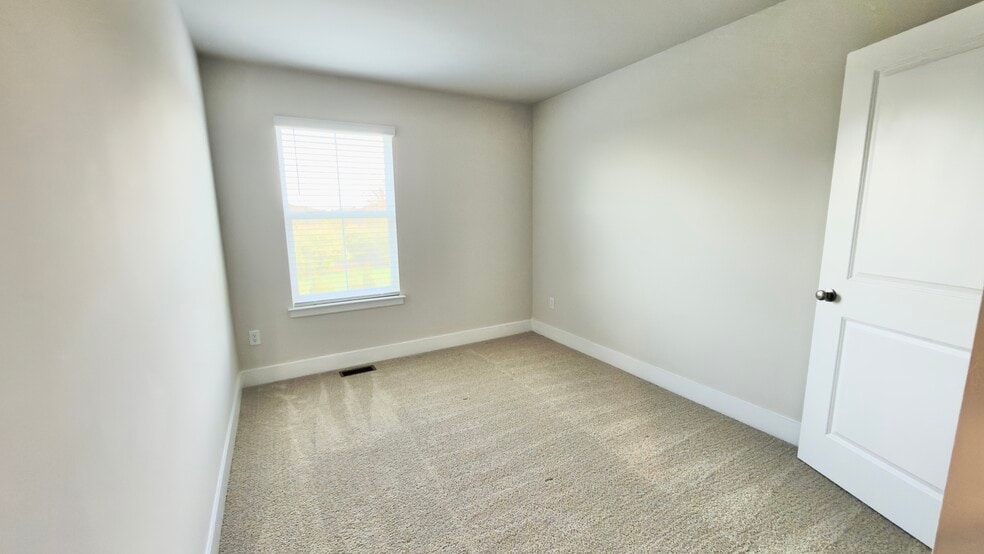 Third Bedroom - 106 Hopi Pl