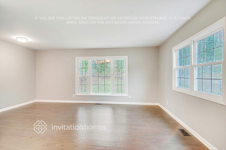 Building Photo - 1100 Chatham Ln