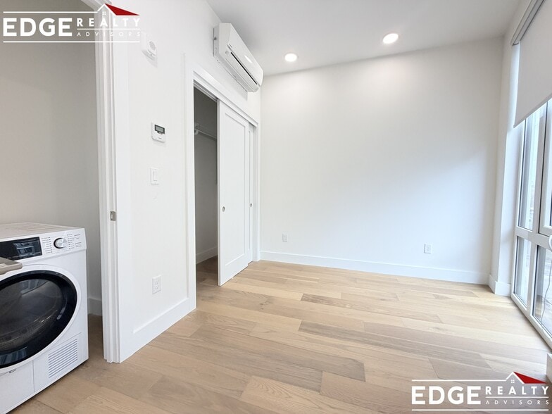 Building Photo - 38 Hichborn St