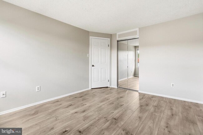 Building Photo - 4600 Brentleigh Ct