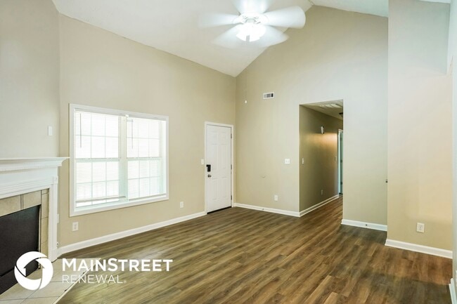 Building Photo - 6670 South Ave