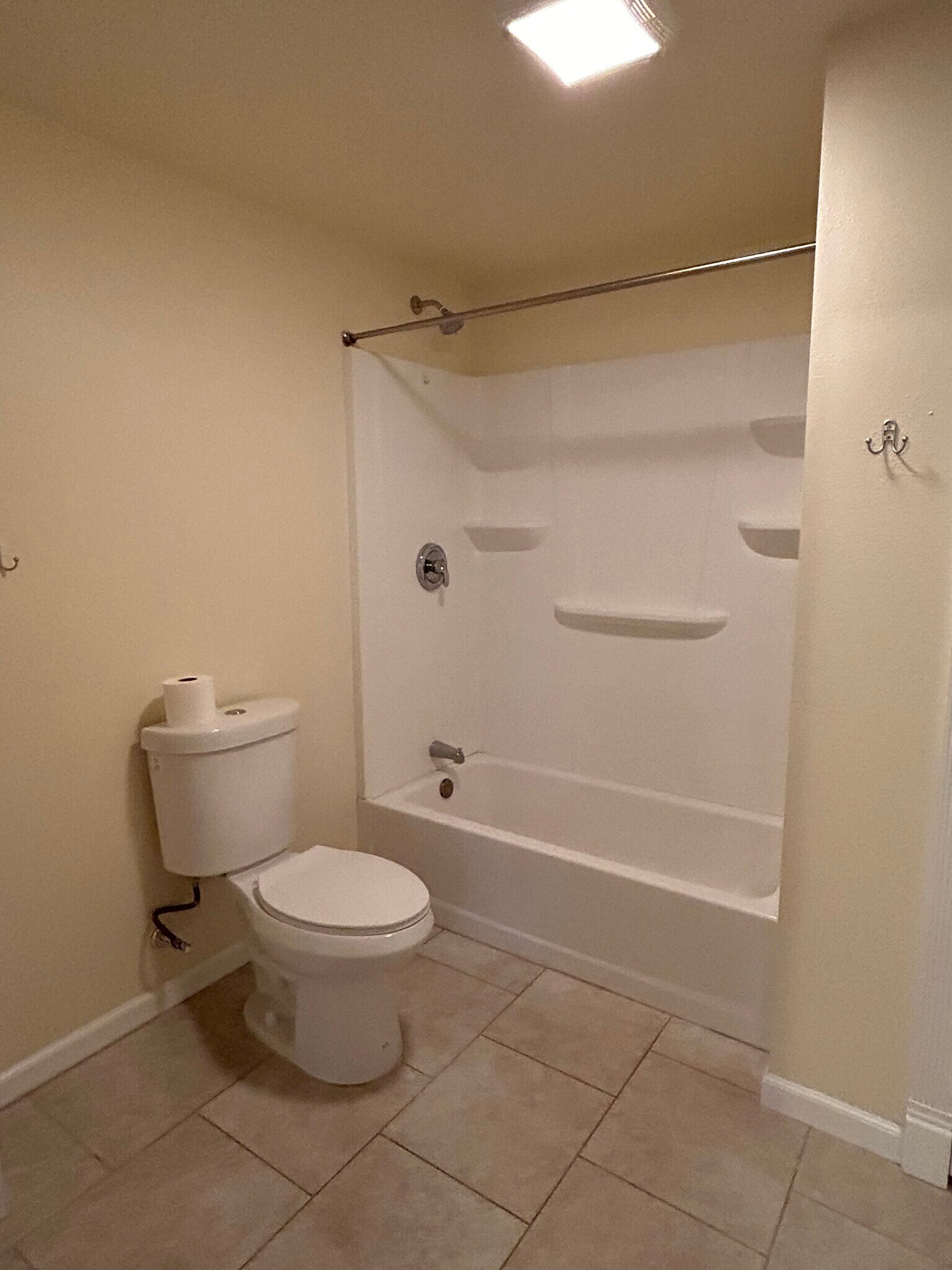 Building Photo - 16840 Bell Ave