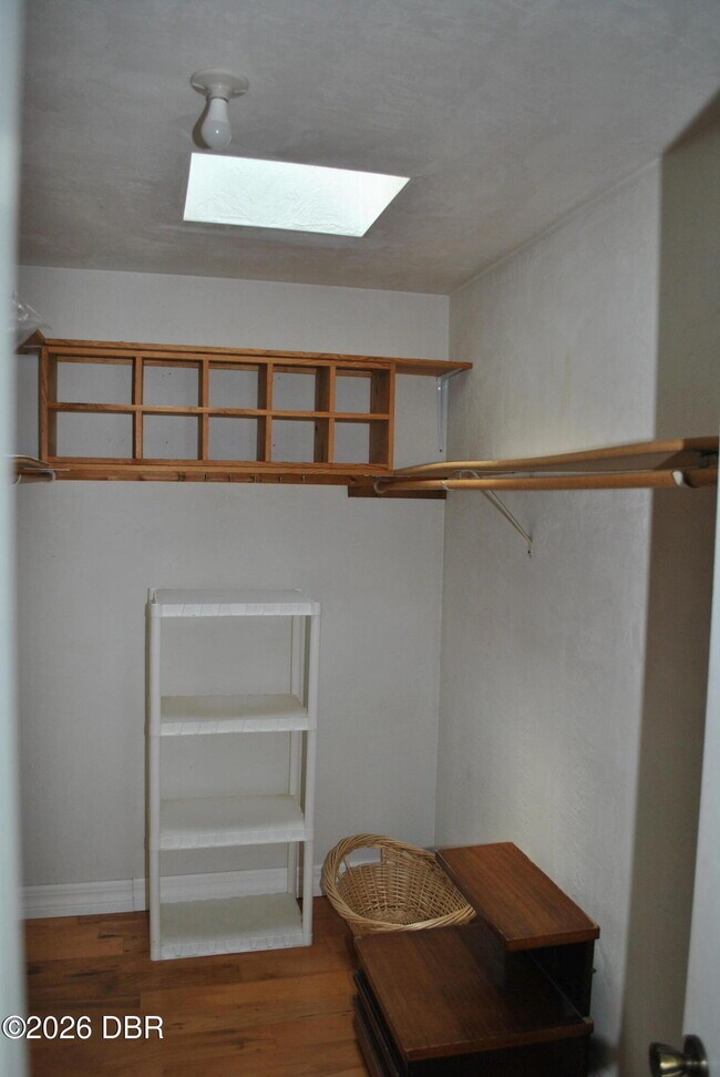 Building Photo - 5590 Lancewood Cir S