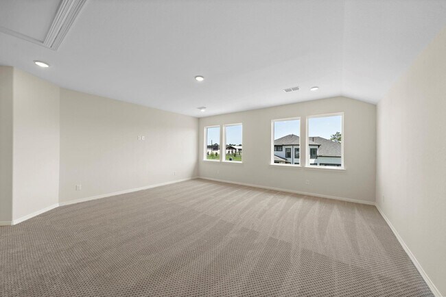 Building Photo - 9806 Oakwood Trl