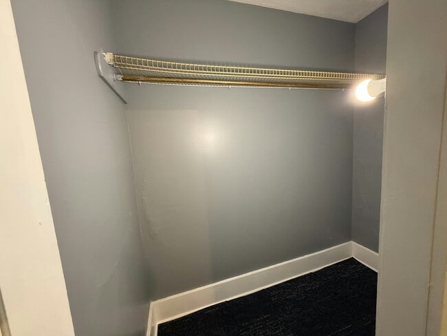 Building Photo - 318 Apple St