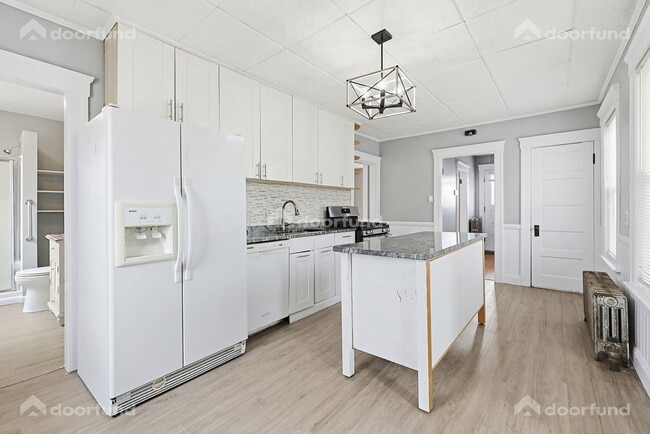 Building Photo - 121 Delmont Ave