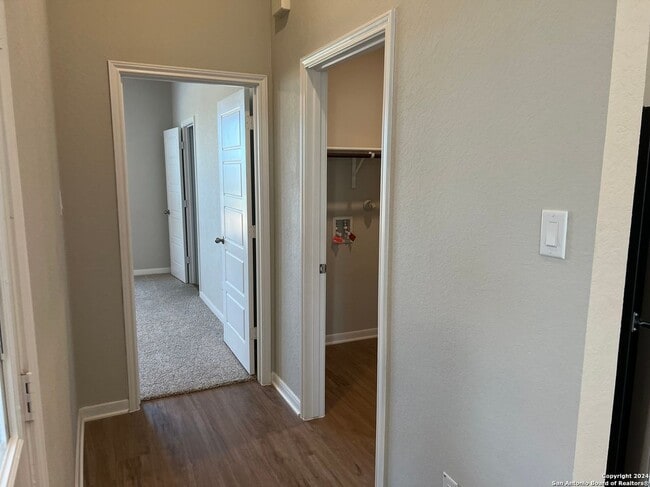 Building Photo - 121 Nespral Dr
