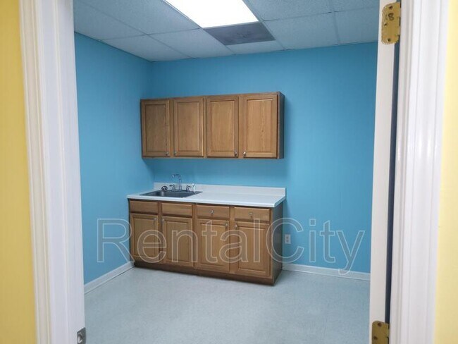 Building Photo - 1365 Flowering Dogwood Ln