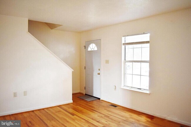 Building Photo - 107 Parkside Dr