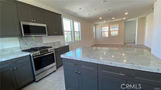 Building Photo - 18316 Iris Ln