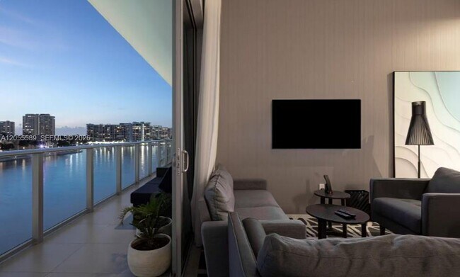 Building Photo - 4010 S Ocean Dr