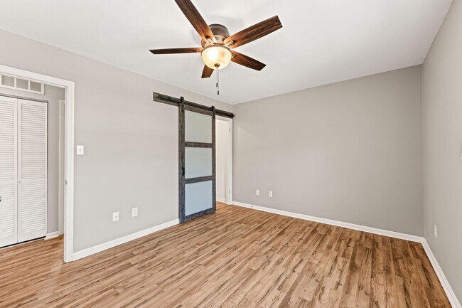 Building Photo - 8635 Old Mt Vernon Rd