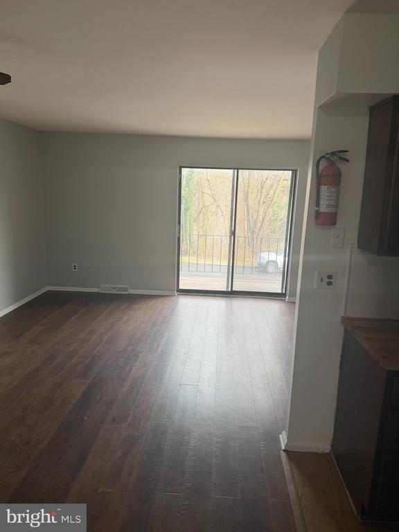 Building Photo - 526 Gia Cir