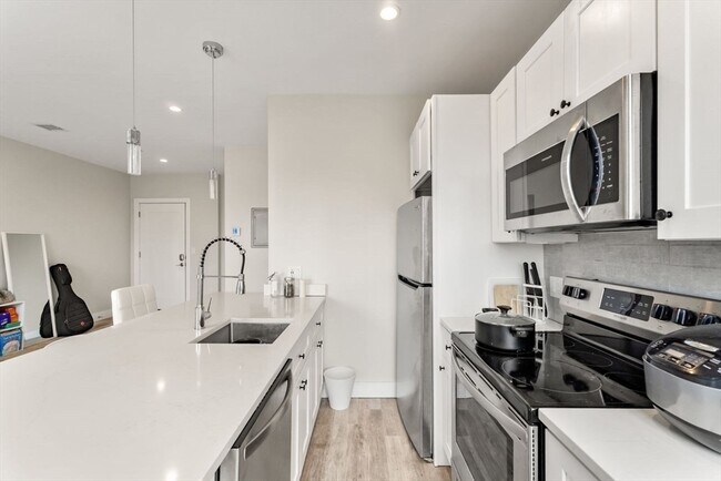 Building Photo - 1457 Tremont St