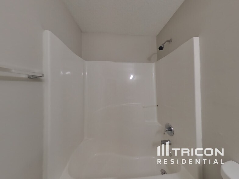 Building Photo - 1128 Misty Meadows Crossing