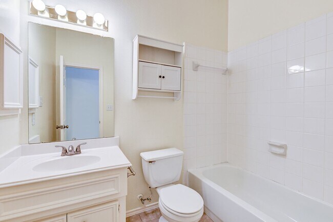 Building Photo - Exquisite 4-Bedroom Home in Copperfield: A...