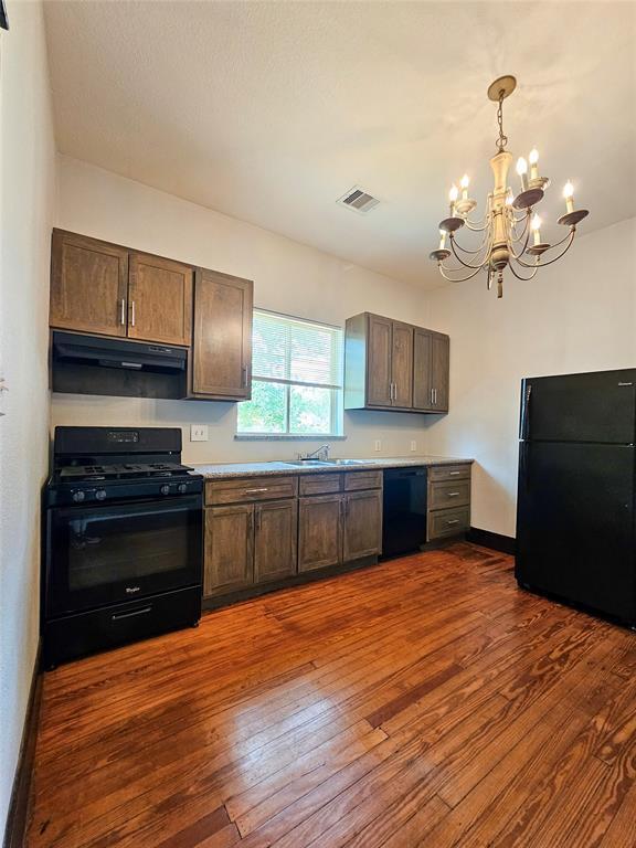 Building Photo - 718 Boundary St