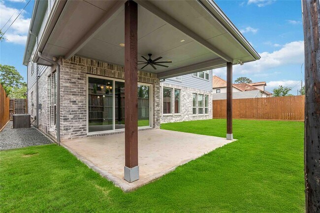 Building Photo - 1303 Gardenia Dr
