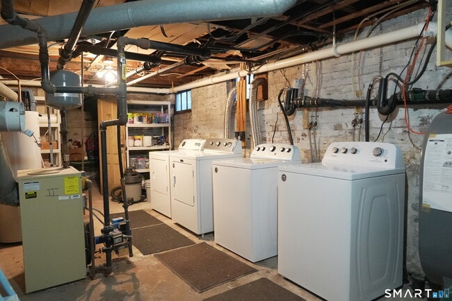 Building Photo - 37 Pardee Pl