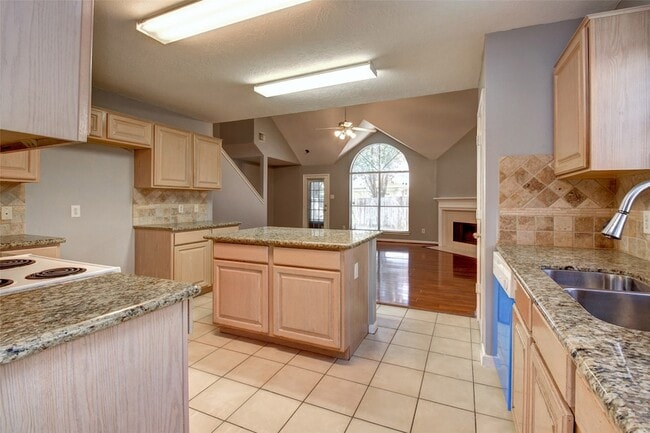 Building Photo - 2114 Whirlaway Dr