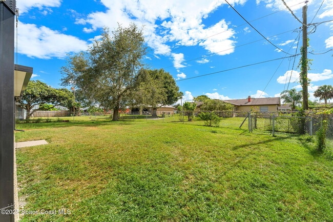 Building Photo - 1848 Edith St NE