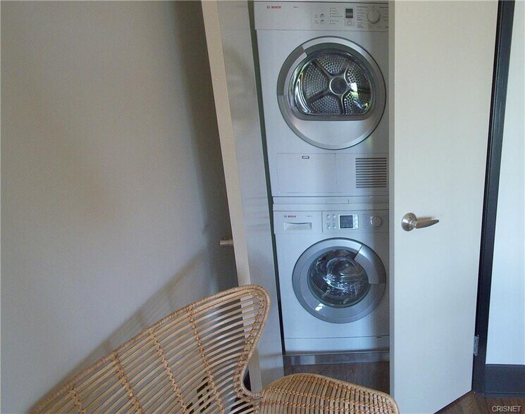 In Unit Laundry - 849 S Broadway