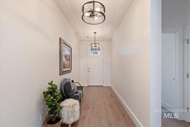 Building Photo - Newer 3-Bedroom in Star
